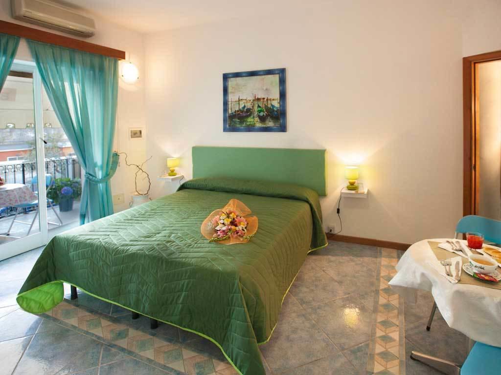 La Brezza B&B Иския Стая снимка